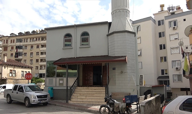 Camideki yardım toplama kutusunu gözüne kestiren hırsız suçüstü yakalandı