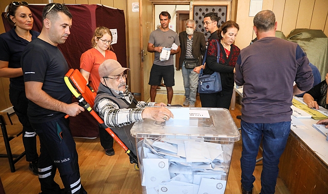 Canım çıkmadıkça her seçimde oy kullanmaya geleceğim