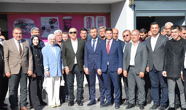 Çavuşoğlu, muhtarlarla bir araya geldi