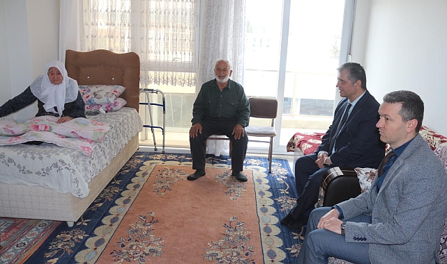 Cumhuriyetle yaşıt Havana nineye ziyaret