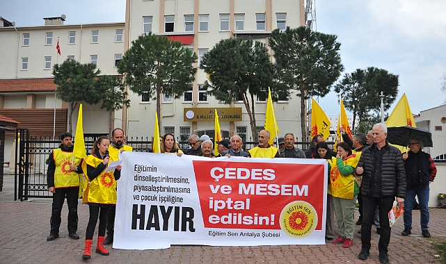 Eğitim-Sen: Çocuklarımızın geleceğinin karartılmasına izin vermeyelim