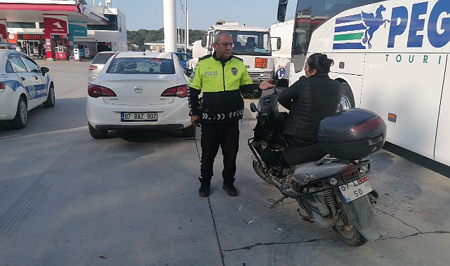 Ehliyetsiz direksiyona geçmesi kadın motosiklet sürücüsüne pahalıya patladı