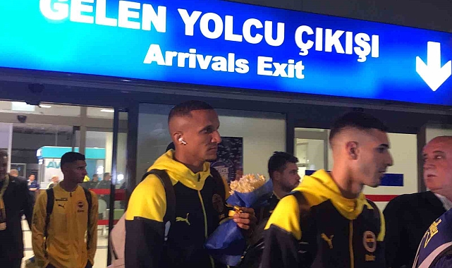 Fenerbahçe kafilesi Adana'ya geldi