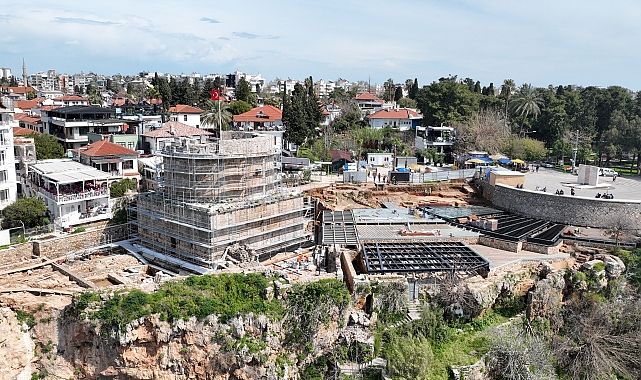 Hıdırlık Kulesi seyir terası projesi hızla ilerliyor