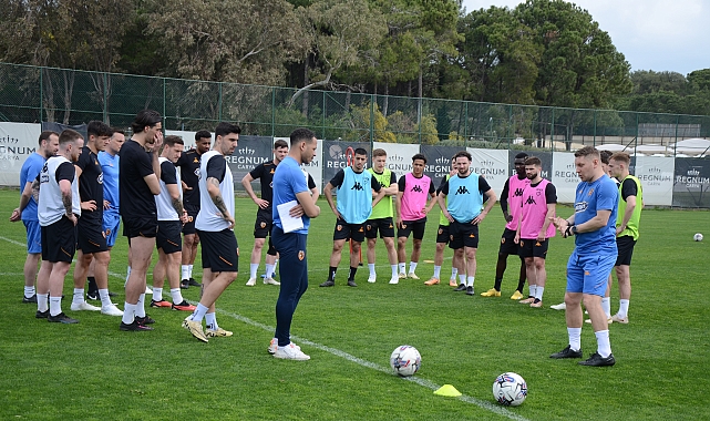 Hull City taraftarlarıyla antrenmanda buluştu