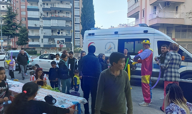 İftarda palyaçolu eğlence