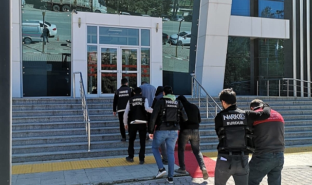 İki çekiciden uyuşturucu çıktı, 4 şahıs tutuklandı