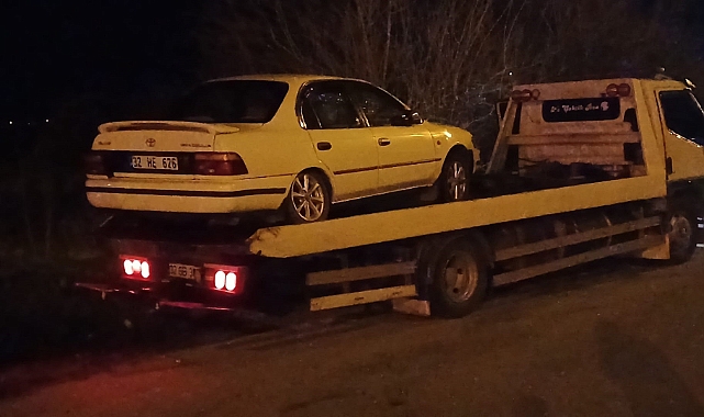 Isparta’da kamyonetle otomobil çarpıştı: 5 yaralı