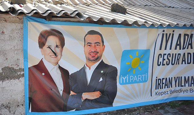 İyi Parti afişine saldırı