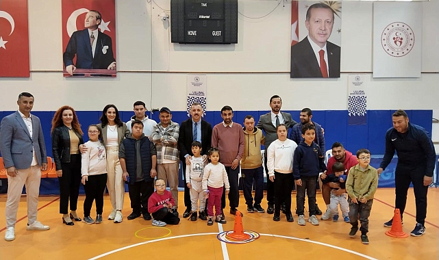 Kemer'de 'Hepimiz Aynıyız Spor Oyunları' düzenlendi
