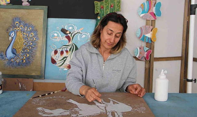 Kirpilerin doğaya bıraktığı dikenler, afetzede kadınların elinde sanat eserine dönüşüyor