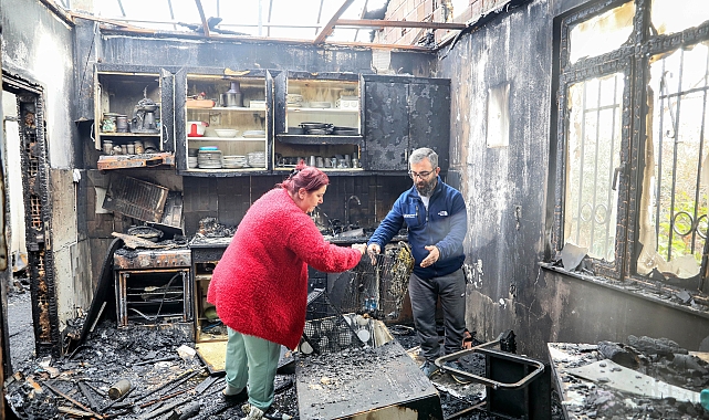 Küle dönen evden çocuklarını güçlükle çıkarttı, yanan kuşunu görünce gözyaşı döktü