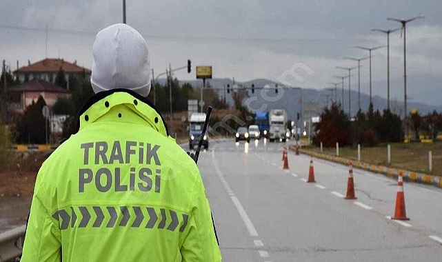 Kurallara uymayan sürücülere cezalar havadan yağdı