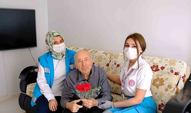 Mersin Şehir Hastanesinden "Yaşlılara Saygı Haftası'nda" anlamlı ziyaret