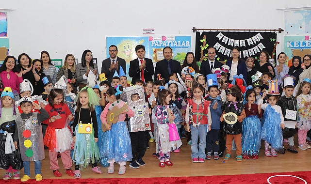 Miniklerden geri dönüşüm defilesi