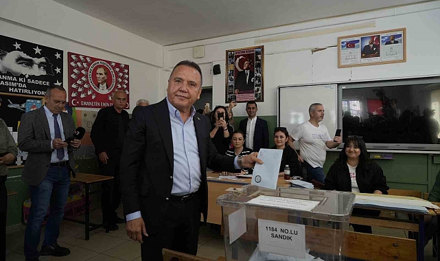 Muhittin Böcek oy kullandığı sandıktan 113 oy aldı