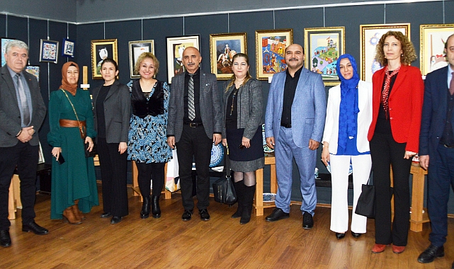 Müzede geleneksel eserler sergisi