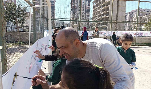Öğrenciler sulu boyayla iç dünyasını yansıttı