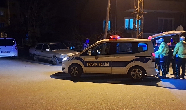 Otomobilini bırakıp polisten kaçtı
