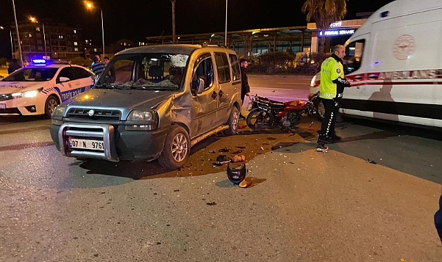 Otomobille çarpışan ehliyetsiz motosiklet sürücüsü yaralandı