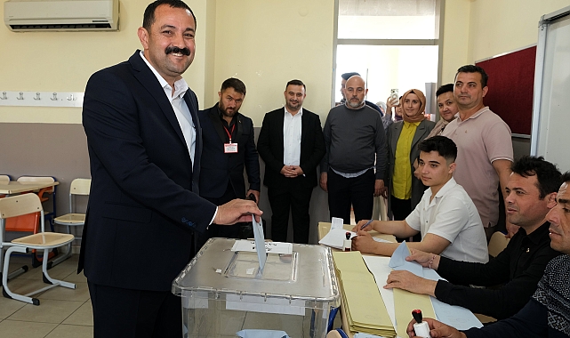 Rıza Sümer, oyunu kullandı