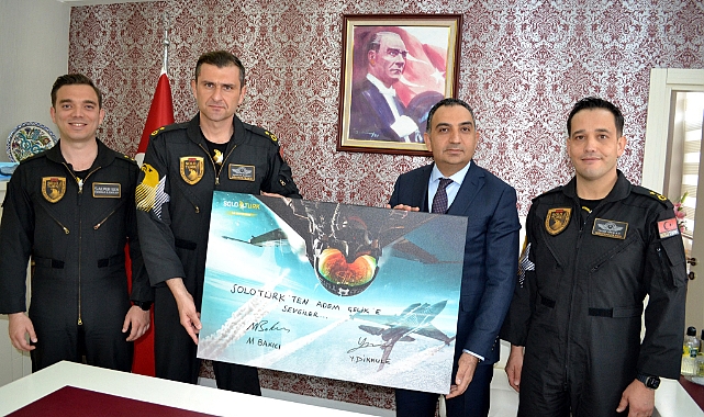 SOLOTÜRK ekibinden Kaymakam Çelik'e ziyaret