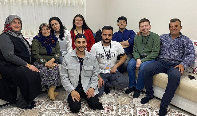 Üniversitelilerden şehit ailelerine ziyaret