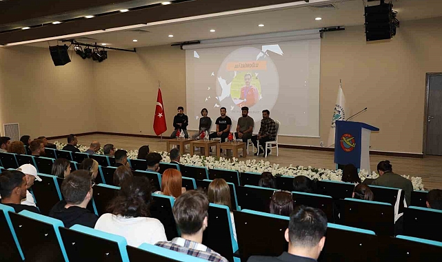 Yamaç paraşütü tutkunları ALKÜ'de buluştu