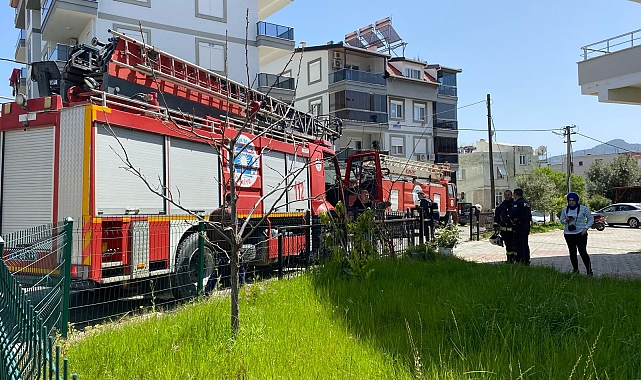 Yangında mahsur kalan 2 çocuk kurtarıldı