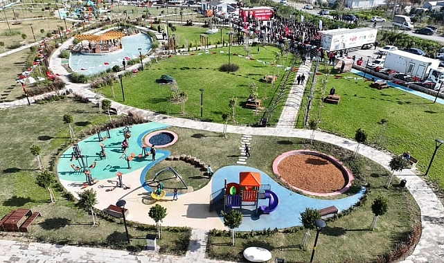 Yaraların sarıldığı Hatay'da 2 parkın açılışı gerçekleştirildi