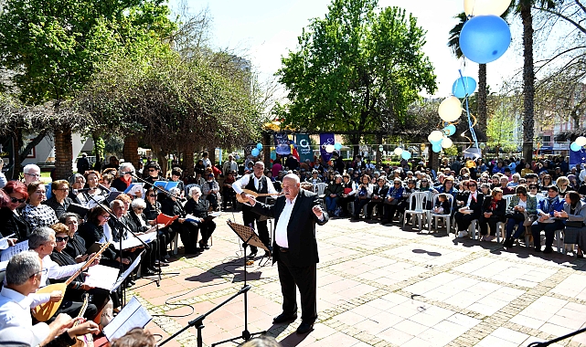 Yaşlı korosundan müzik şöleni