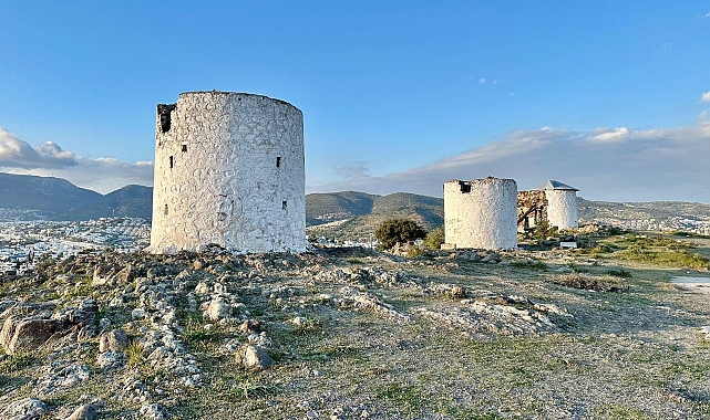 Yel değirmenlerinin görünümü, turizmcileri isyan ettirdi