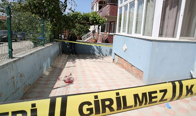 4’üncü katın balkonundan düşüp öldü