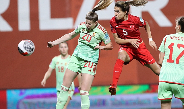 A Milli Kadın Futbol Takımı, Macaristan'ı son dakikalarda bulduğu gollerle geçti