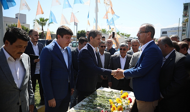 AK Parti'de bayramlaşma töreni