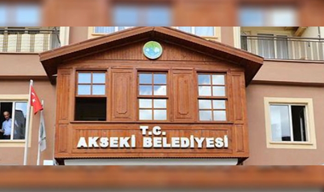 Akseki'de AK Partili iki belediye meclis üyesi istifa etti