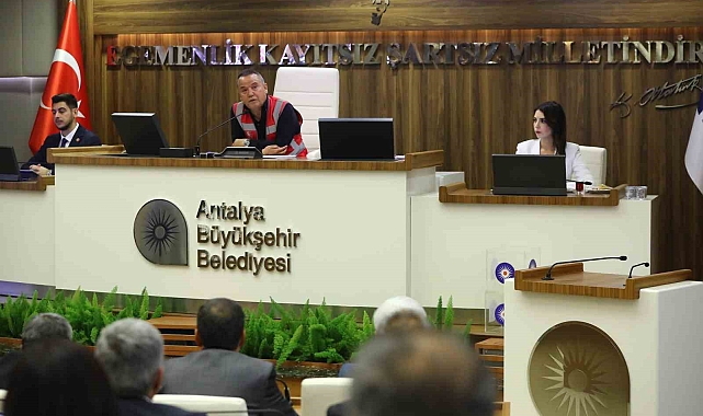 Antalya Büyükşehir Belediye Meclisi yeni dönemin ilk toplantısını yaptı