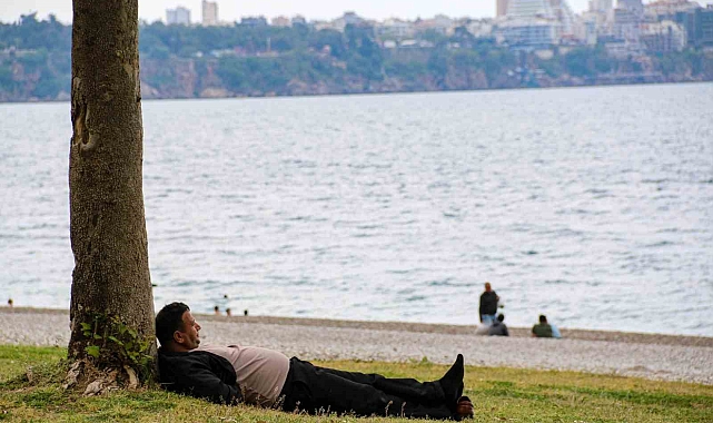 Antalya'da tatilcilere kapalı hava sürprizi