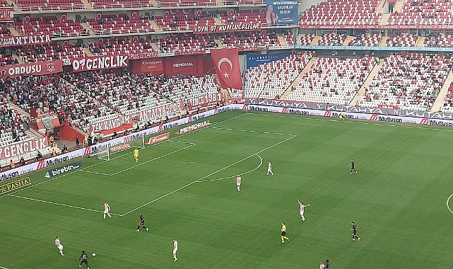 Antalyaspor 0 - Atakaş Hatayspor 1 (İlk yarı)
