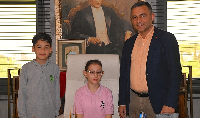 Başkan Kara 23 Nisan geleneğini devam ettirdi