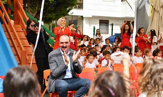 Başkan Kotan, miniklerle 23 Nisan'ı kutladı
