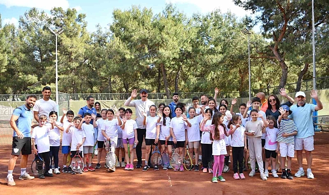 Başkan Kotan turnuvada tenis oynadı