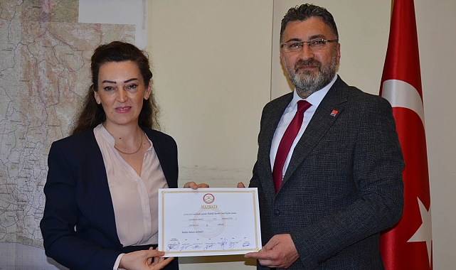 Başkan Kumbul mazbatasını aldı