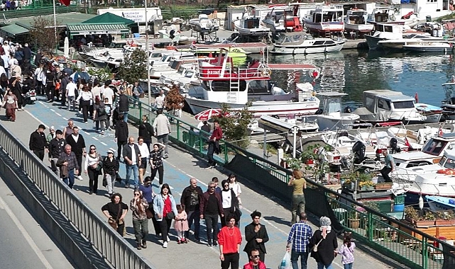 Bayram yoğunluğu; sahillere akın ettiler
