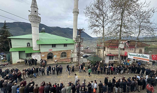 Bayramlaşmak için kuyruk oluşturdular