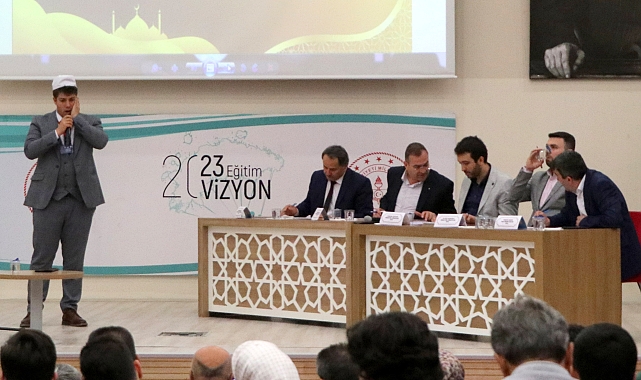 Burdur'da ezan okuma yarışması yapıldı