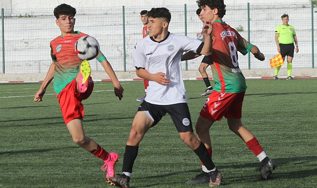 Burdur'da U16 grup maçları başladı
