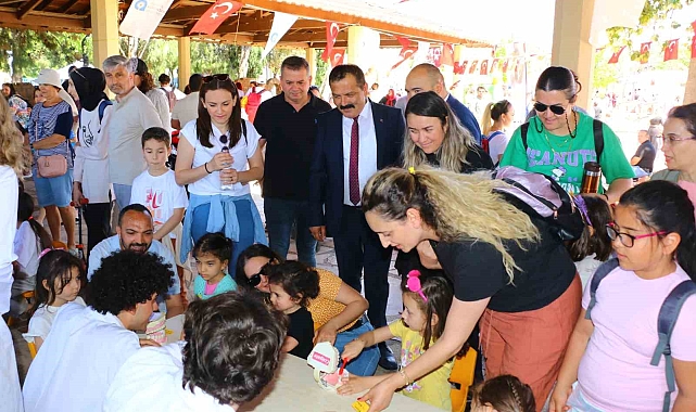 Büyükşehir Belediyesi 23 Nisan Çocuk ve Uçurtma Festivali sürüyor