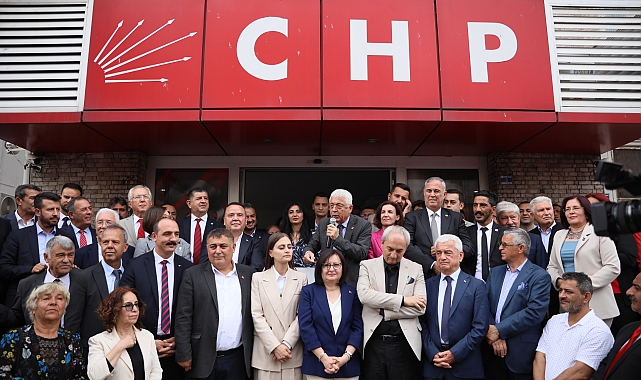 CHP'liler il binasında bayramlaştı
