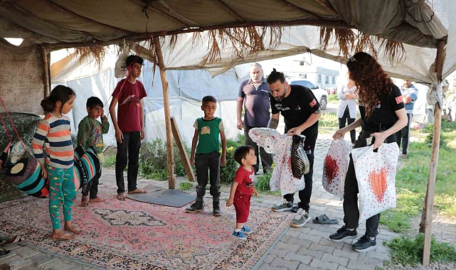 Dezavantajlı binlerce çocuğa bayramlık kıyafet dağıtıldı